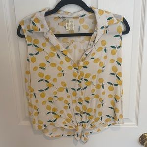 Cute lemon top